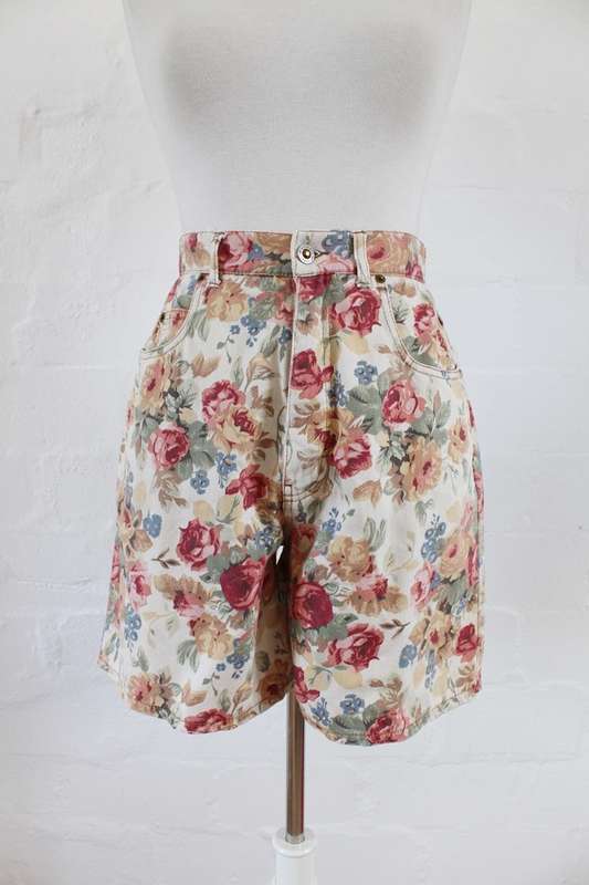 VINTAGE HIGH WAIST FLORAL PRINT DENIM SHORTS - SIZE 10