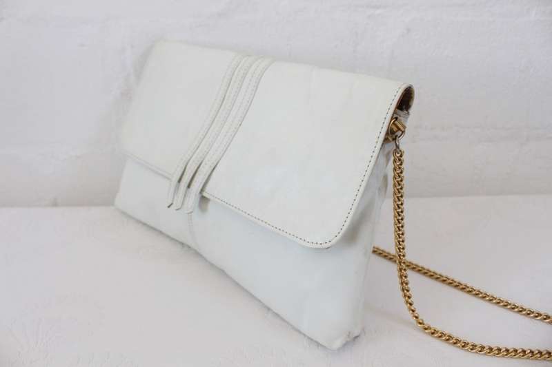 VINTAGE WHITE GENUINE LEATHER CHAIN HANDBAG BAG