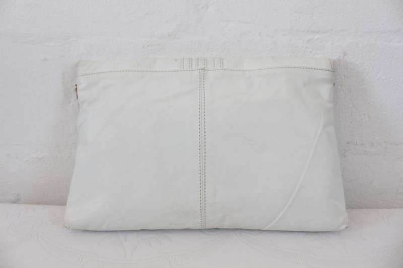 VINTAGE WHITE GENUINE LEATHER CHAIN HANDBAG BAG