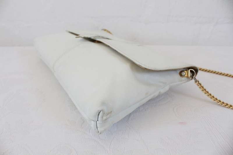 VINTAGE WHITE GENUINE LEATHER CHAIN HANDBAG BAG
