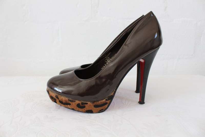 DESIGNER INSPIRED LEOPARD PRINT BROWN STILETTO HIGH HEELS - SIZE 8