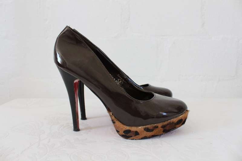 DESIGNER INSPIRED LEOPARD PRINT BROWN STILETTO HIGH HEELS - SIZE 8