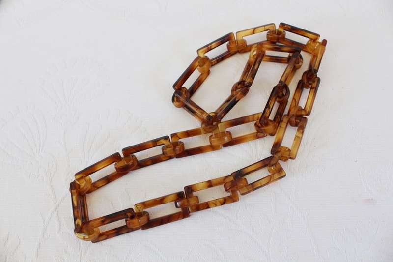 VINTAGE TORTOISE SHELL BROWN PLASTIC LUCITE CHAIN LINK NECKLACE