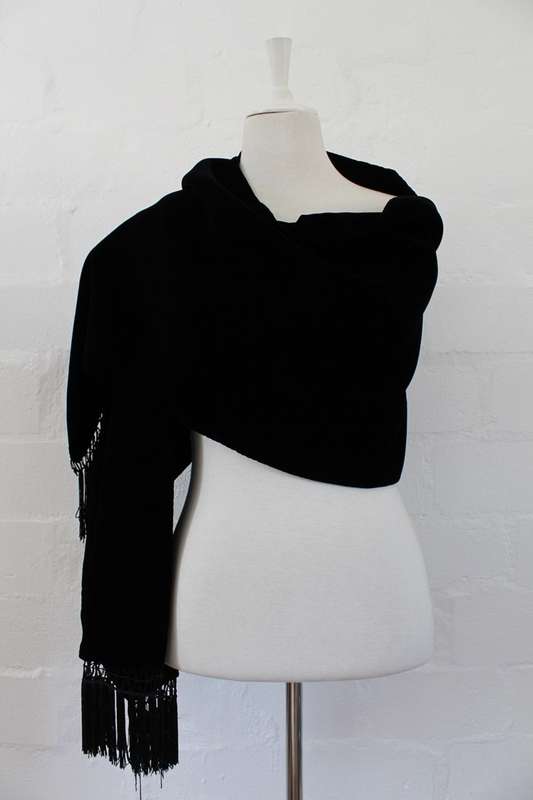 VINTAGE VELVET BLACK FRINGED SCARF SHAWL
