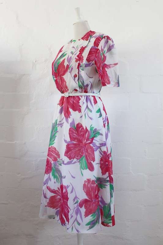 VINTAGE WHITE PINK FLORAL PRINT BELTED DAY DRESS - SIZE 10