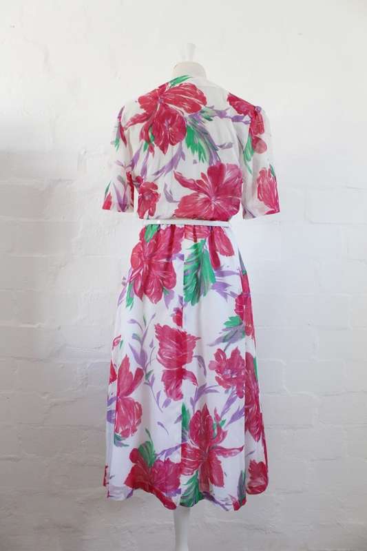 VINTAGE WHITE PINK FLORAL PRINT BELTED DAY DRESS - SIZE 10