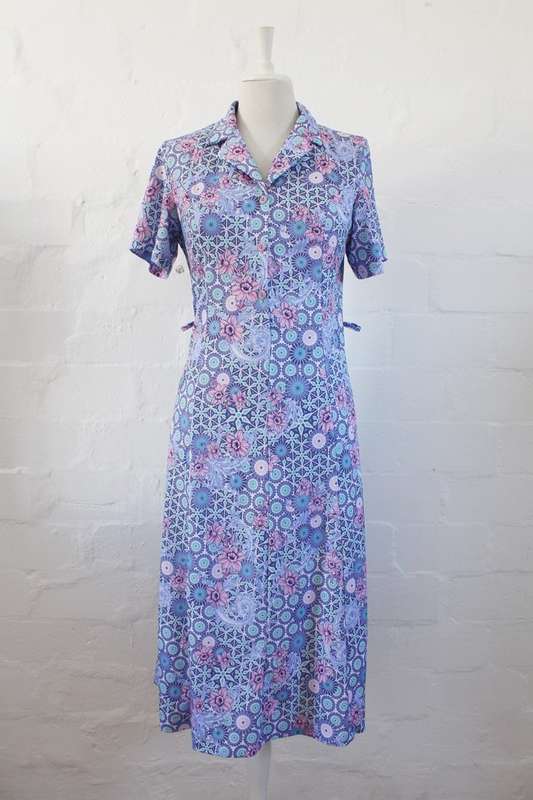 VINTAGE BLUE WHITE FLORAL PRINT DAY DRESS - SIZE 12