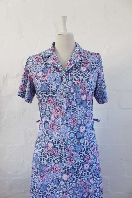 VINTAGE BLUE WHITE FLORAL PRINT DAY DRESS - SIZE 12