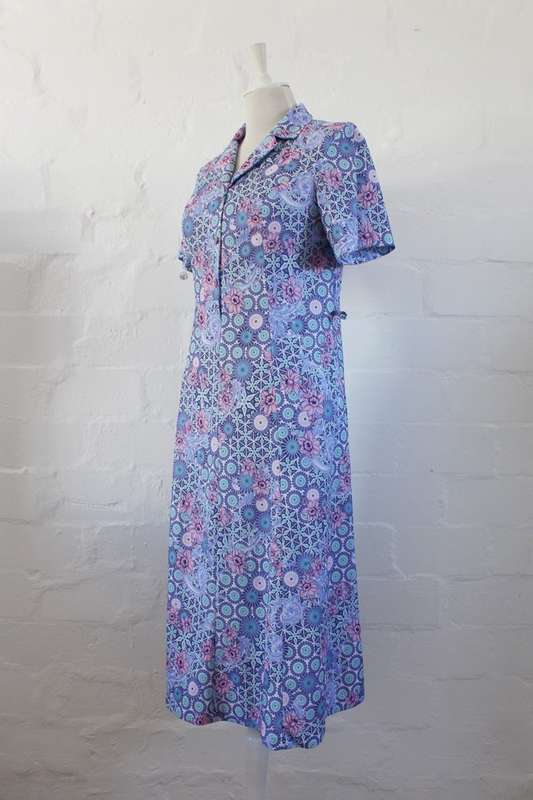VINTAGE BLUE WHITE FLORAL PRINT DAY DRESS - SIZE 12