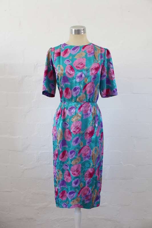 VINTAGE FLORAL PRINT BLUE PINK FITTED DRESS - SIZE 8