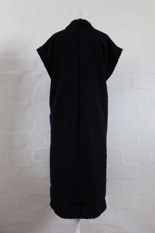 VINTAGE BOUCLE KNIT BLACK TWO PIECE SKIRT JACKET SUIT - SIZE 14