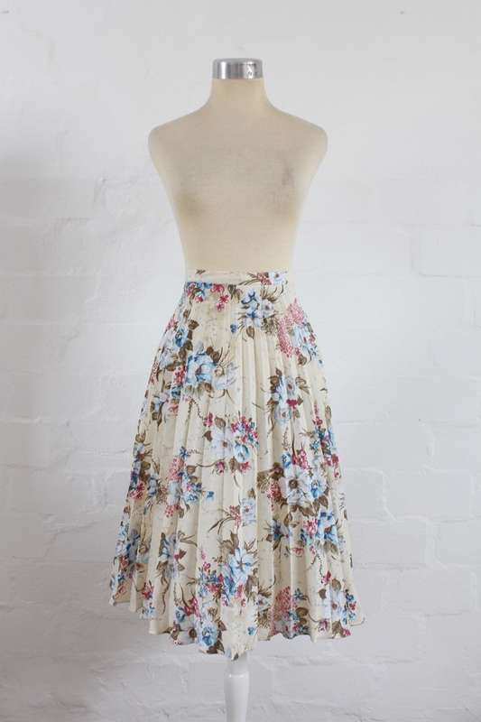 VINTAGE FLORAL PRINT PLEATED A-LINE SKIRT - SIZE 6