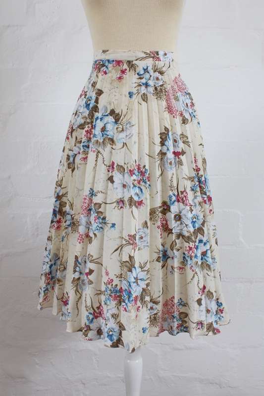 VINTAGE FLORAL PRINT PLEATED A-LINE SKIRT - SIZE 6