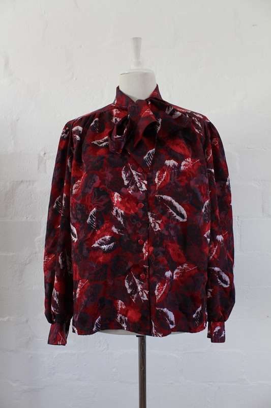 VINTAGE PUSSYBOW NECK TIE BLACK RED FLORAL SHIRT TOP BLOUSE - SIZE 14