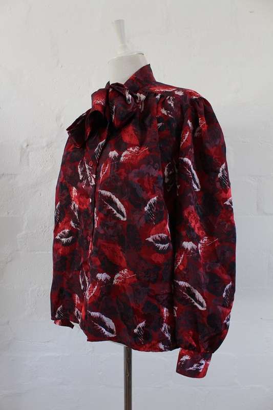 VINTAGE PUSSYBOW NECK TIE BLACK RED FLORAL SHIRT TOP BLOUSE - SIZE 14