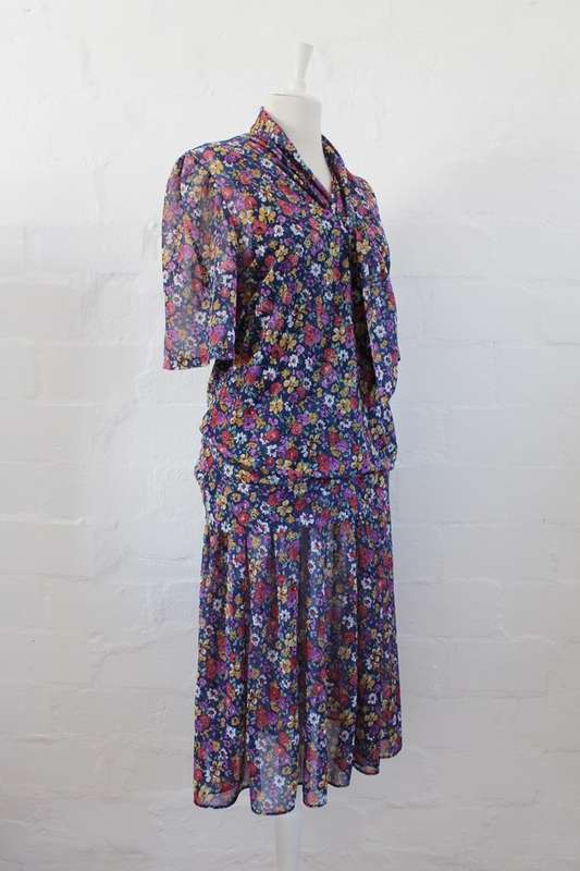 VINTAGE FLORAL PRINT NAVY RED DROP WAIST DAY DRESS - SIZE 14