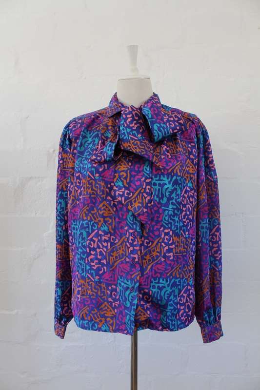 VINTAGE PURPLE PRINTED PUSSYBOW TIE NECK LONG SLEEVE SHIRT TOP BLOUSE - SIZE 12