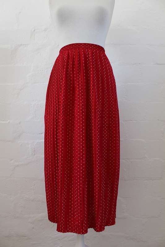VINTAGE POLKA DOT PRINT RED WHITE TWO PIECE TOP SKIRT SET - SIZE 18