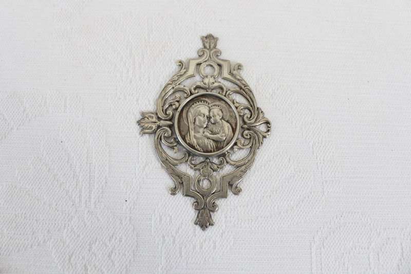 VINTAGE CATHOLIC SILVER MOTHER MARY BABY JESUS PENDANT FOR NECKLACE