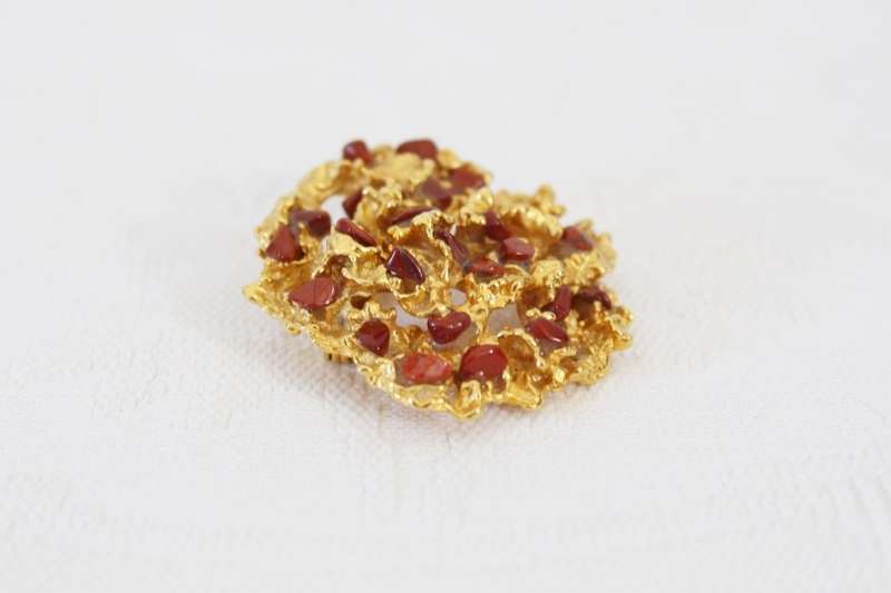 VINTAGE RED JASPER GEM STONE CLUSTER GOLD PLATED BROOCH PIN