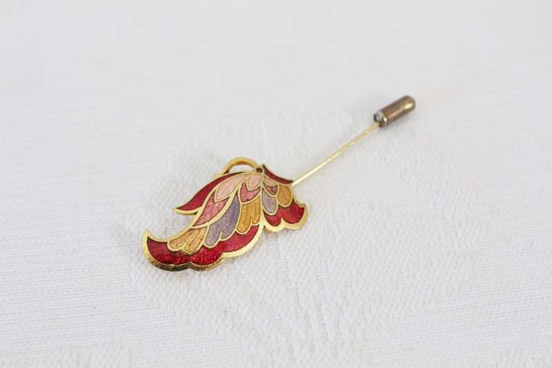 VINTAGE CLOISONNE ENAMEL BUTTERFLY GOLD PLATED HAT PIN