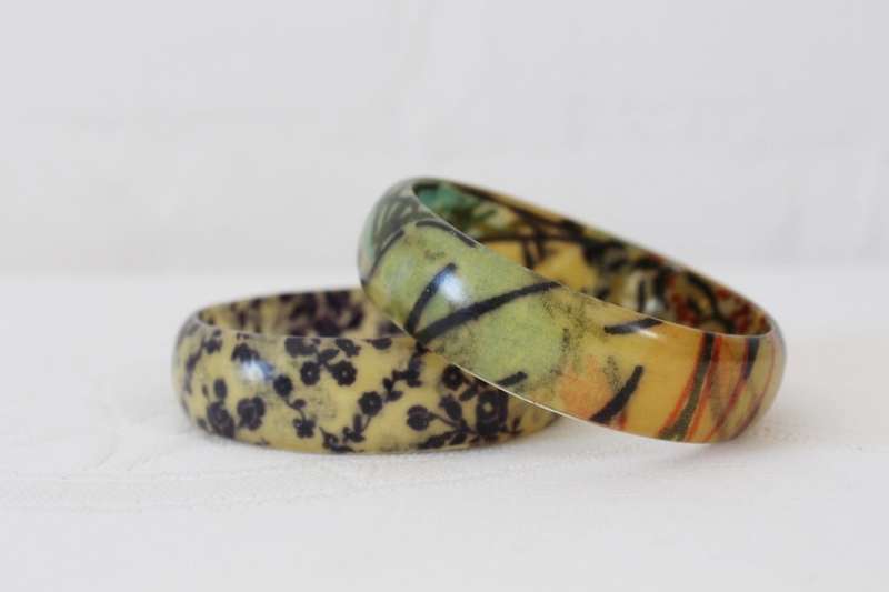 VINTAGE FABRIC PLASTIC GREEN FLORAL BANGLES BRACELETS