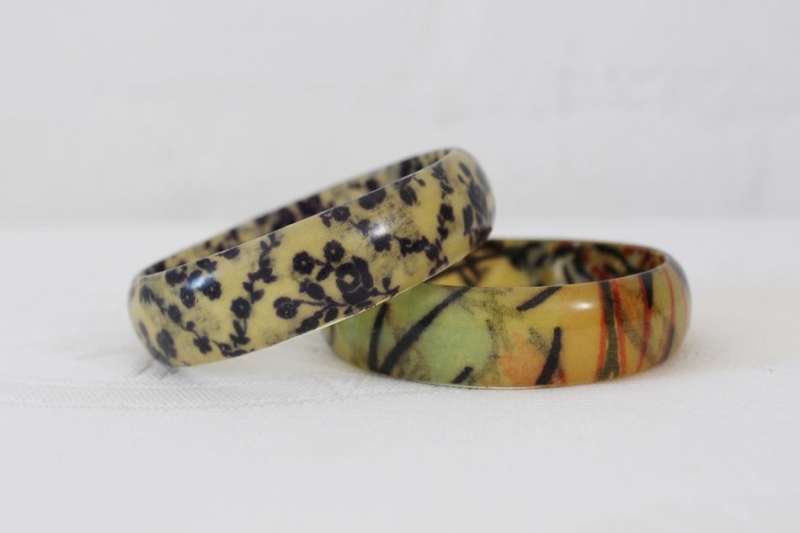 VINTAGE FABRIC PLASTIC GREEN FLORAL BANGLES BRACELETS
