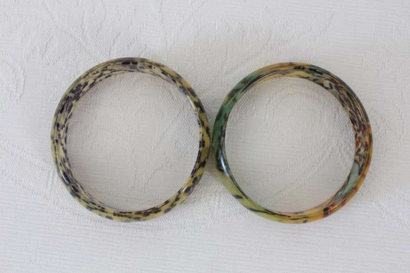 VINTAGE FABRIC PLASTIC GREEN FLORAL BANGLES BRACELETS