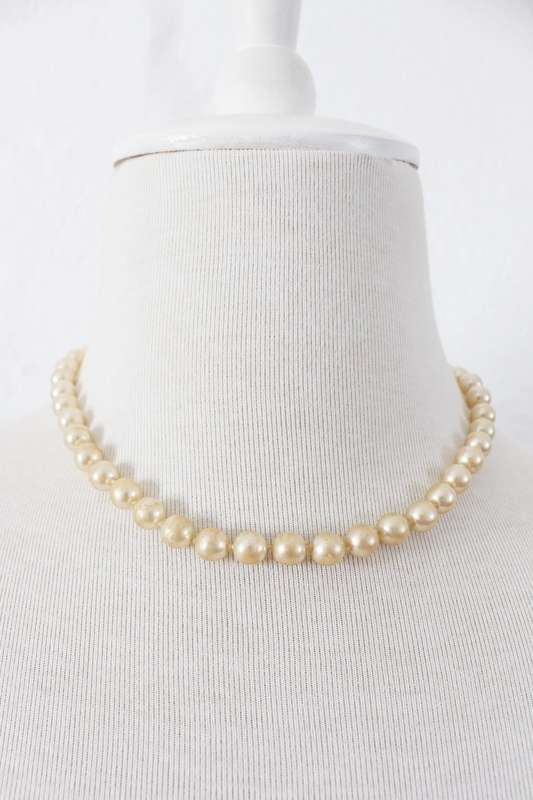 VINTAGE FAUX PEARL BEADED COSTUME NECKLACE