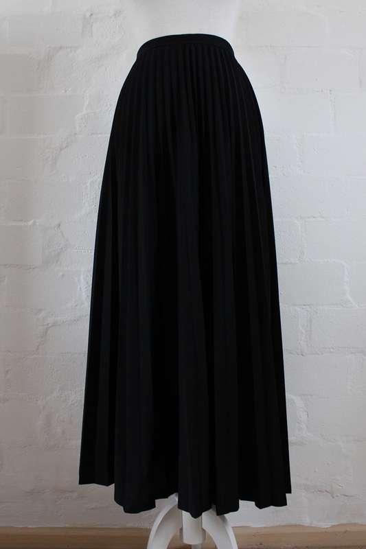 VINTAGE PLEATED BLACK HIGH WAIST A-LINE SKIRT - SIZE 8