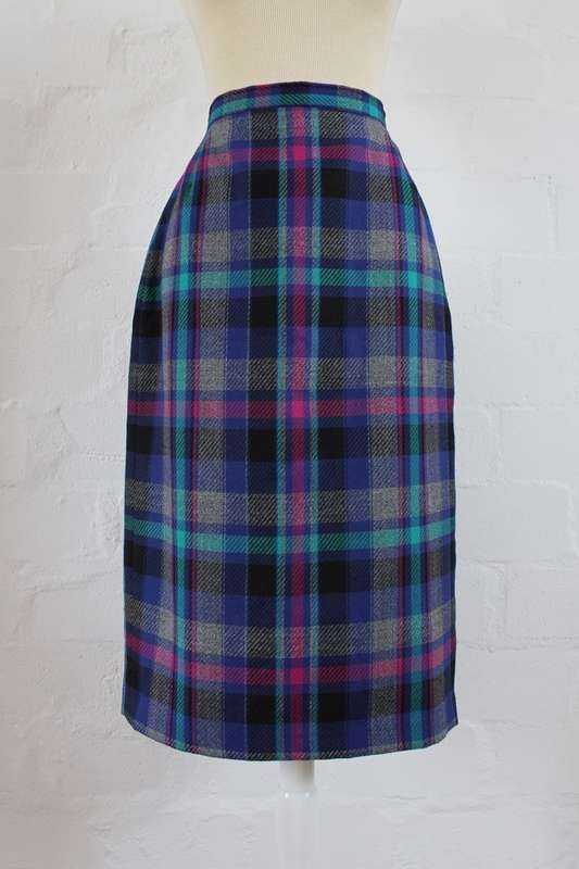 VINTAGE PLAID CHECK PRINT BLUE PURPLE WOOL PENCIL SKIRT - SIZE 8