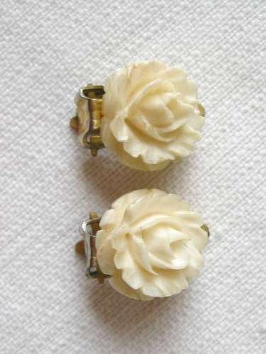 *GENUINE IVORY* VINTAGE ROSE CARVED FLOWER CLIP-ON EARRINGS