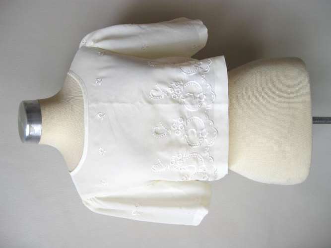 VINTAGE EMBROIDERED CREAM CROPPED TOP SHIRT - SIZE 12