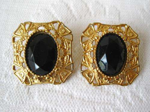 SARAH COVENTRY VINTAGE DESIGNER GOLD PLATED BLACK FACETED CLIP-ON EARRINGS