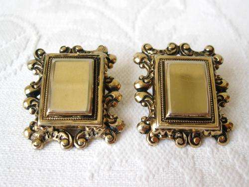 VINTAGE GOLD PLATED RECTANGLE FRAME COSTUME CLIP-ON EARRINGS