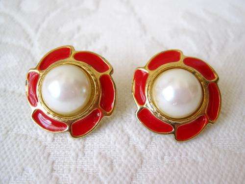 VINTAGE FAUX PEARL RED ENAMEL GOLD PLATED CLIP-ON EARRINGS