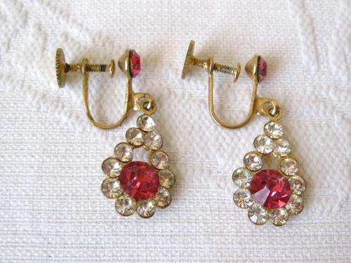 VINTAGE PINK RHINESTONE DIAMANTE PASTE GOLD PLATED TEAR DROP SCREW BACK EARRINGS