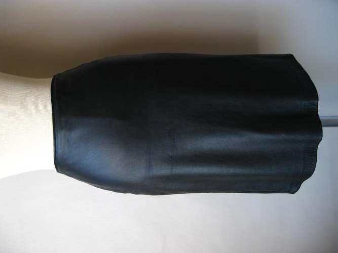*GENUINE LEATHER* VINTAGE BLACK HIGH WAIST PENCIL SKIRT - SIZE 6