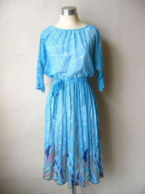 VINTAGE BLUE PRINT PLEATED TIE WAIST DRESS - SIZE 12.