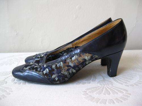*CLEARANCE SALE* VINTAGE GENUINE LEATHER METALLIC BLUE MESH LACE FLORAL HIGH HEELS SHOES - SIZE 3