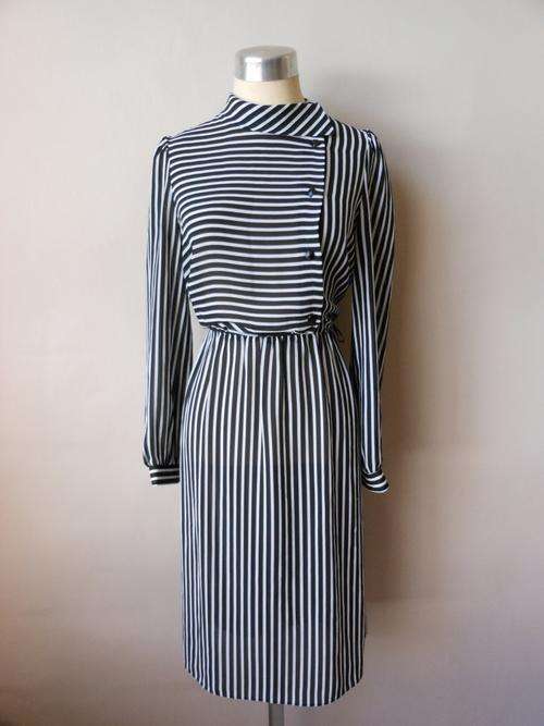 VINTAGE STRIPED BLACK WHITE LONG SLEEVE ASYMMETRICAL DRESS - SIZE 12