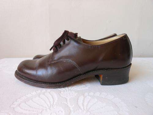 *SALE* VINTAGE GENUINE LEATHER BROWN LACE UP OXFORD LADIES SHOES - SIZE 4
