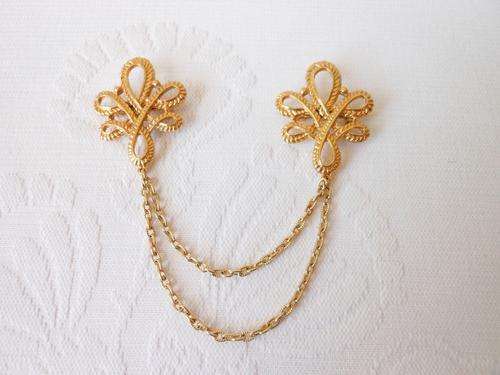 VINTAGE GOLD PLATED CHAIN BROOCH SWEATER GUARD