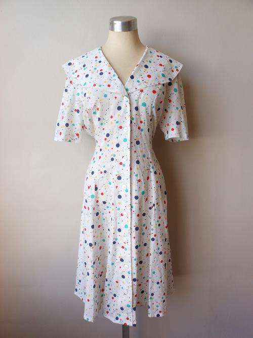 VINTAGE SPECKLE PRINT WHITE RED BLUE GREEN PAINT DRESS WITH OVERSIZE COLLAR - SIZE L