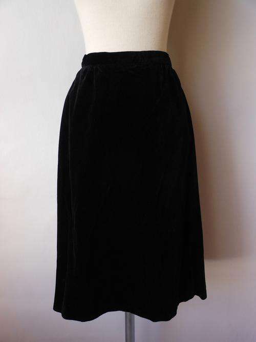 *SALE* VINTAGE VELVET BLACK HIGH WAIST A-LINE LADIES SKIRT - SIZE 6
