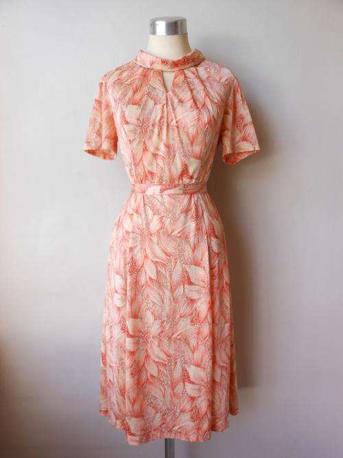 VINTAGE RIALTO ITALIAN STYLED ORANGE PEACH FLORAL TURTLE NECK TIE WAIST DAY DRESS - SIZE 14