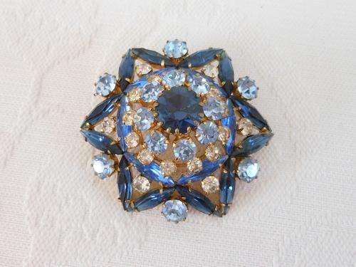 VINTAGE BLUE RHINESTONE DIAMANTE GOLD PLATED LARGE COSTUME BROOCH PIN