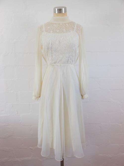 *SALE* VINTAGE CREAM WHITE LACE SHEER CHIFFON PLEATED LONG SLEEVE COCKTAIL PARTY DRESS - SIZE 6