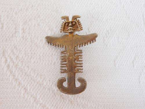 VINTAGE GOLD PLATED FIGURE BROOCH PIN