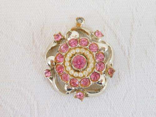 *CLEARANCE SALE - 66% OFF* VINTAGE PINK FAUX PEARL GOLD PLATED FLOWER PENDANT FOR NECKLACE